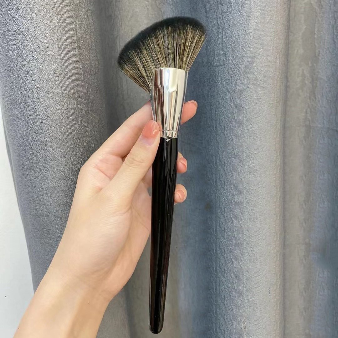 Premium Fan-Shaped Contour Brush Set soft bristles